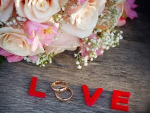 Enchanting Outdoor Wedding Table Decor: Creating a Breathtaking Celebration