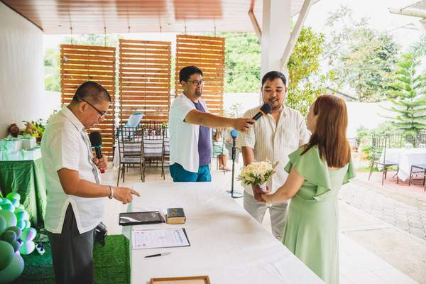 friend officiating wedding
